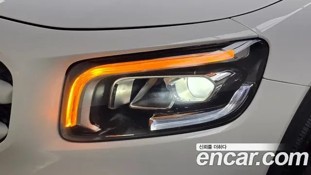Mercedes-Benz GLB-Class GLB200 d 2021 — фото 22