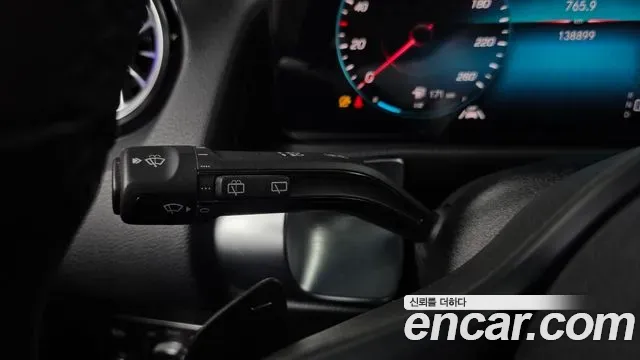 Mercedes-Benz GLB-Class GLB200 d 2021 — фото 28