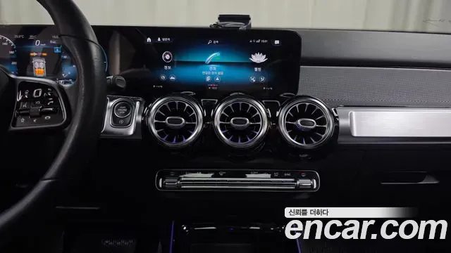 Mercedes-Benz GLB-Class GLB200 d 2021 — фото 14