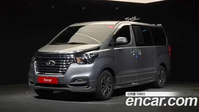 Hyundai Starex Urban 9-Seater Exclusive 2020