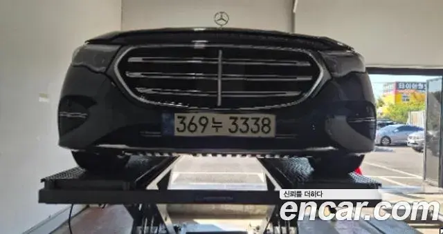 Mercedes-Benz E-Class E300 4MATIC Exclusive 2024