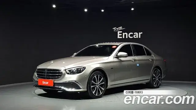 Mercedes-Benz E-Class E300e 4MATIC Exclusive 2021