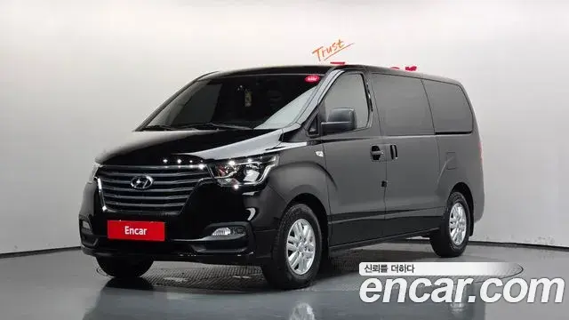 Hyundai Starex Van 3-Seater Smart 2019