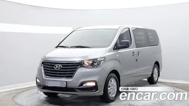 Hyundai Starex Van 3-Seater Smart 2021