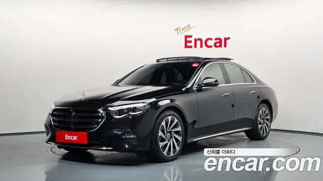 Mercedes-Benz E-Class E300 4MATIC Exclusive 2024