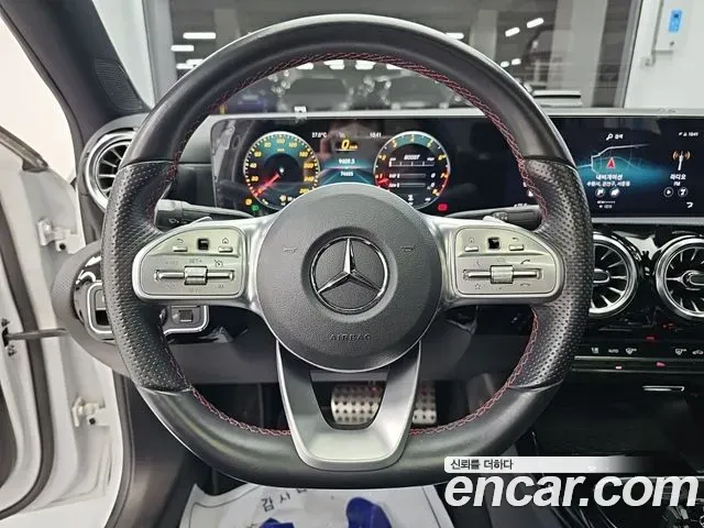 Mercedes-Benz A-Class AMG A35 4MATIC Sedan 2021 — фото 9