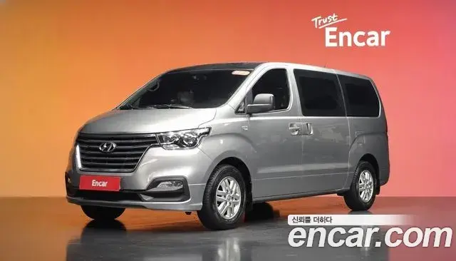 Hyundai Starex Van 3-Seater Smart 2019