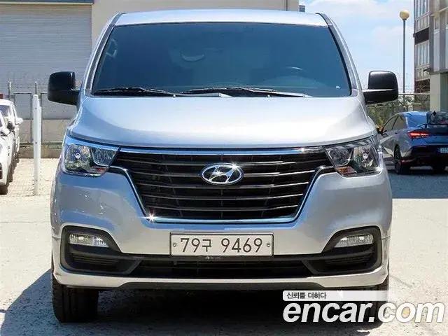 Hyundai Starex 4WD Wagon 12-Seater Modern 2020