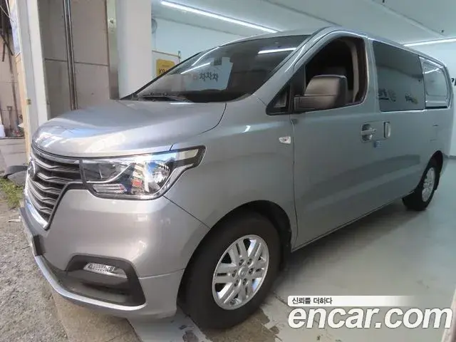 Hyundai Starex Van 5-Seater Smart 2020