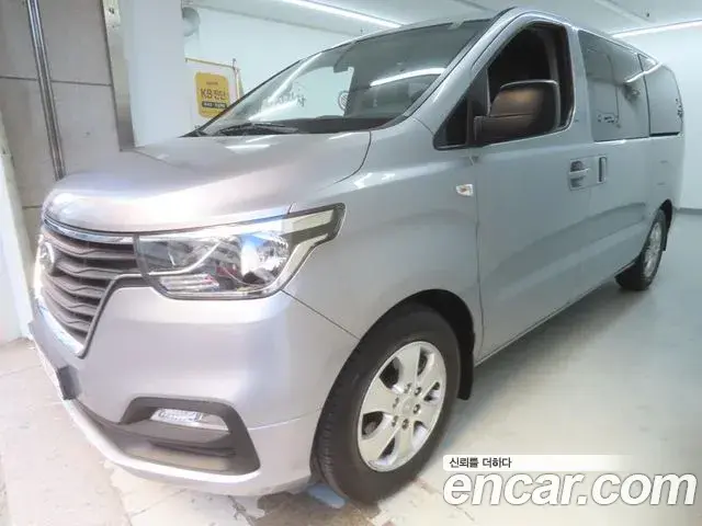 Hyundai Starex Urban 9-Seater Premium 2020
