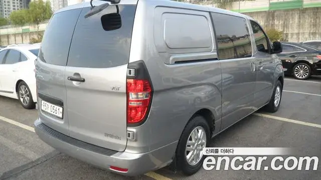 Hyundai Starex Van 5-Seater Modern 2020