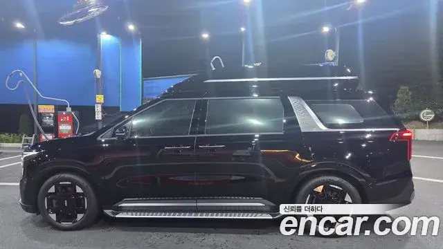 Kia Carnival Gasoline 9-Seater Hi Limousine Signature 2025