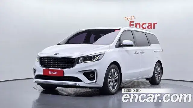 Kia Carnival 9-Seater Luxury 2019
