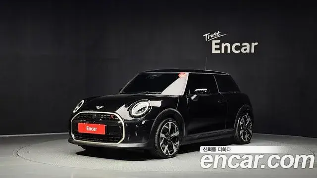 Mini Cooper Favoured 2026