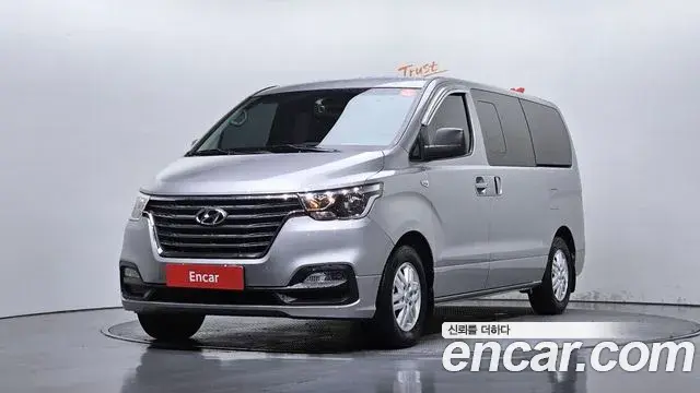 Hyundai Starex Van 5-Seater Modern 2019