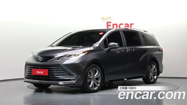 Toyota Sienna 2.5 Hybrid 2WD 2025