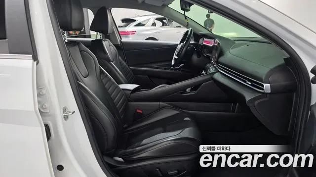 Hyundai AVANTE Inspiration 2022 — фото 11