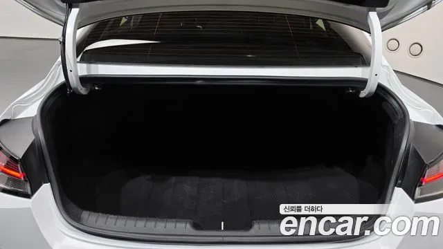 Hyundai AVANTE Inspiration 2022 — фото 20