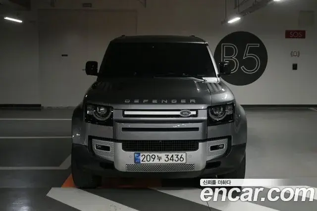 Land Rover Defender 110 D250 SE 2021