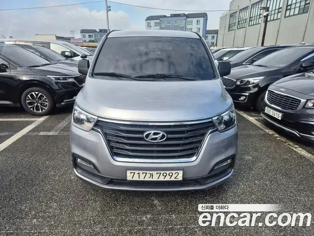 Hyundai Starex Wagon 12-Seater Smart 2019