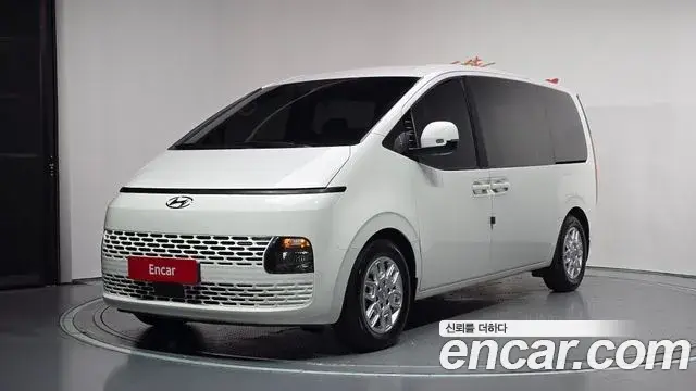 Hyundai Staria Tourer 11-Seater Modern 2022