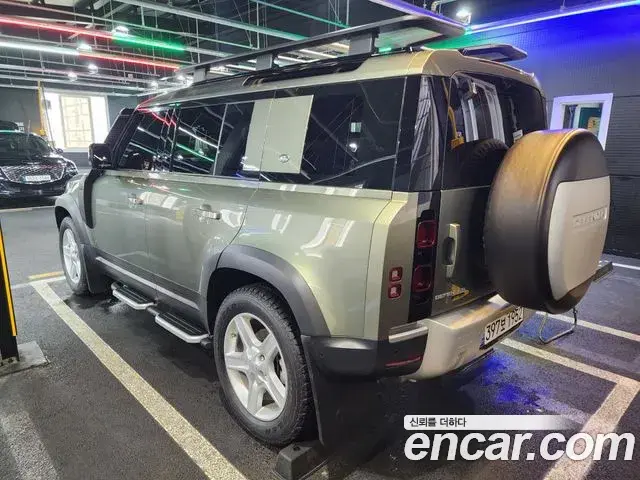 Land Rover Defender 110 D240 SE 2020