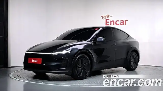 Tesla Model Y RWD 2025