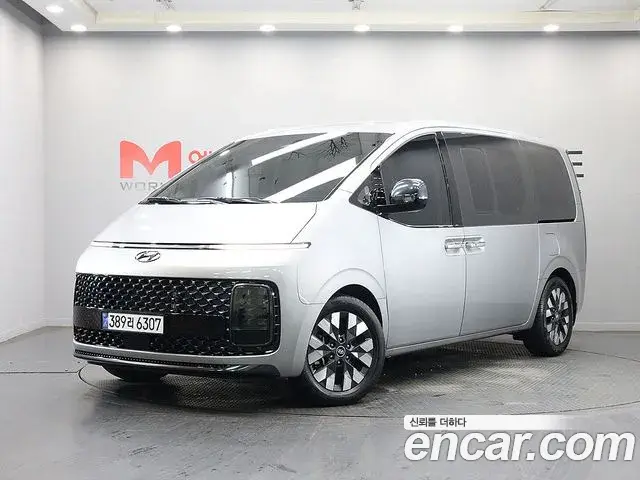 Hyundai Staria Lounge 9-Seater Prestige 2022