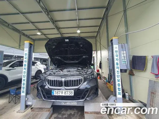 BMW 5-Series 520i M Sport 2025