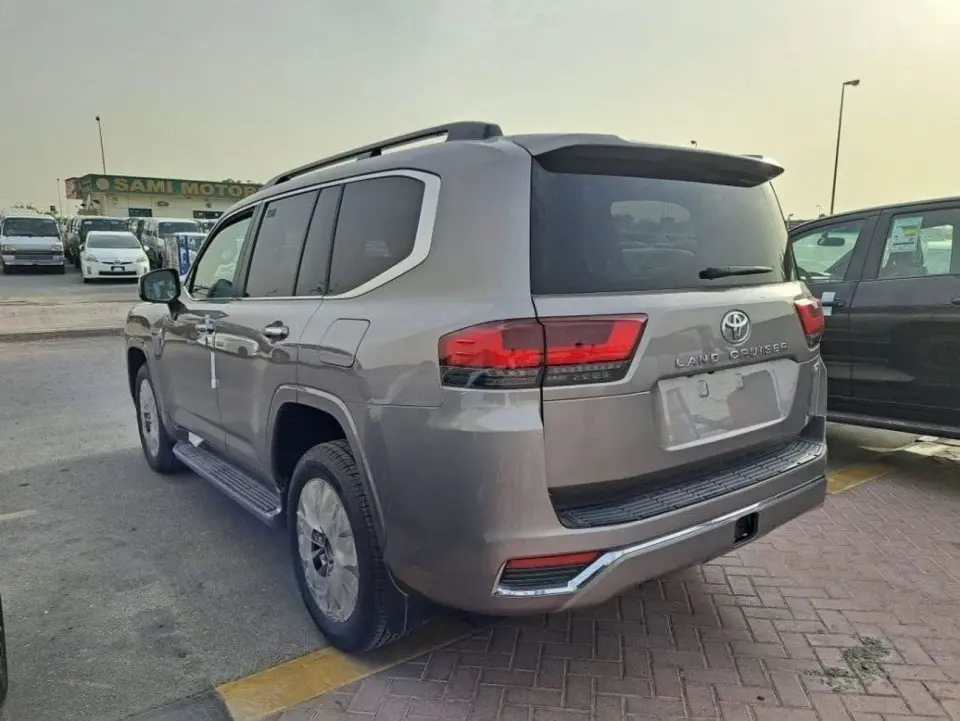 Toyota Land Cruiser VXR 2024