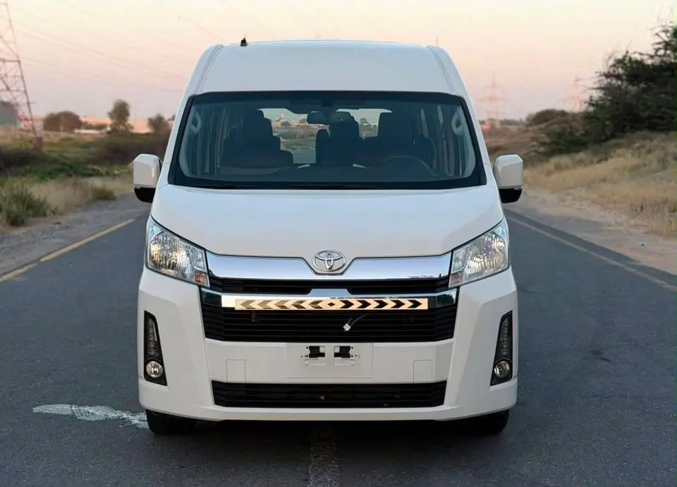 Toyota Hiace DLS- STDROOF Deisel 2021