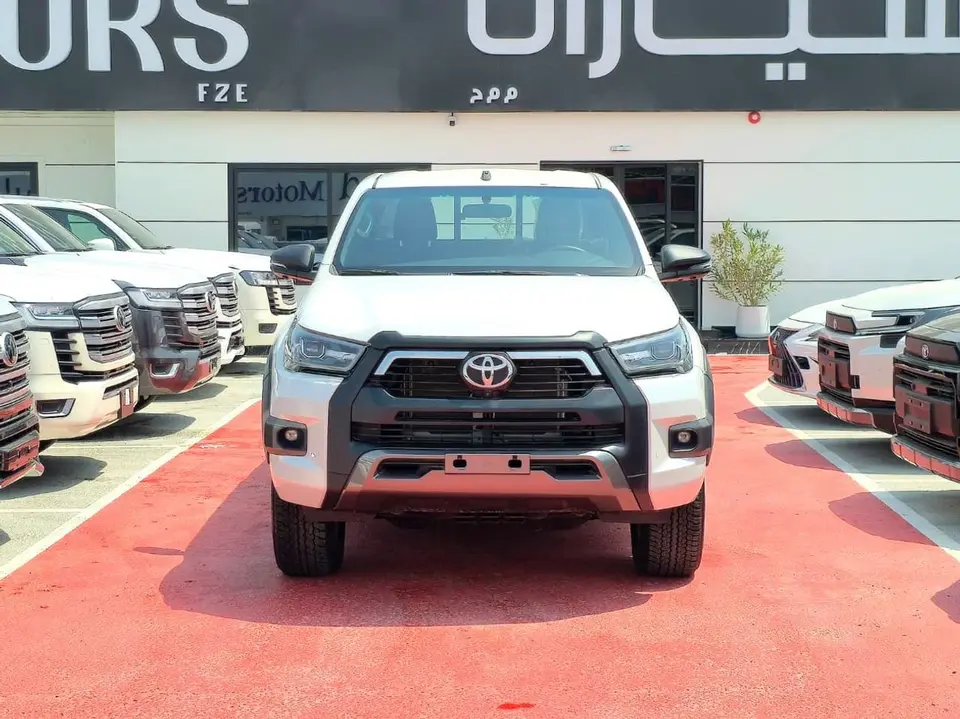 Toyota Hilux ADVENTURE 2026