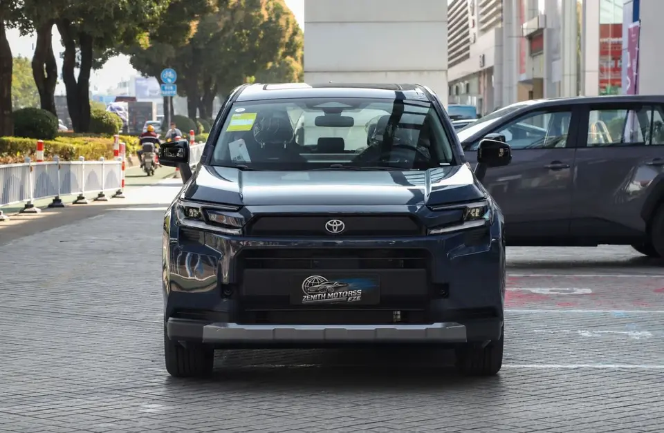 Toyota RAV4 2.0L Luxury 2026