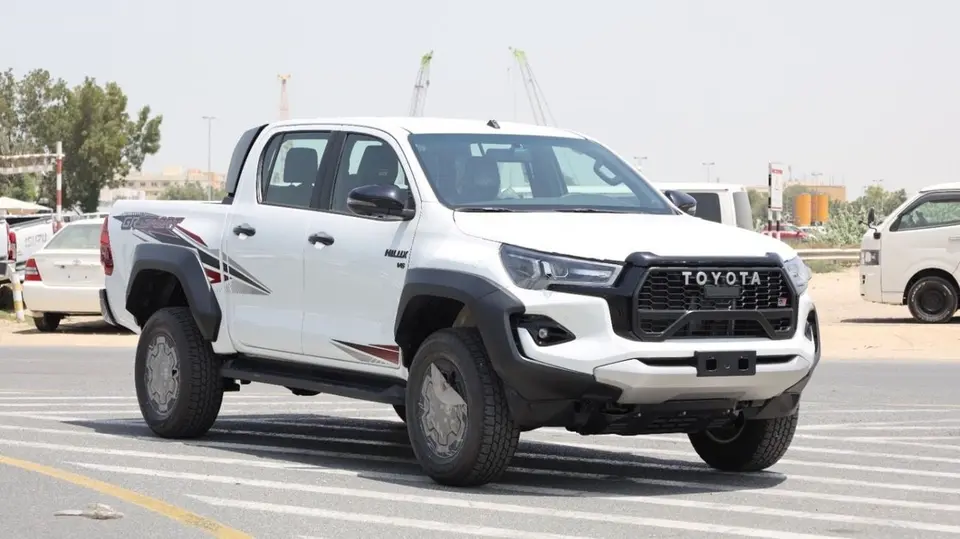 Toyota Hilux ADVENTURE 2026