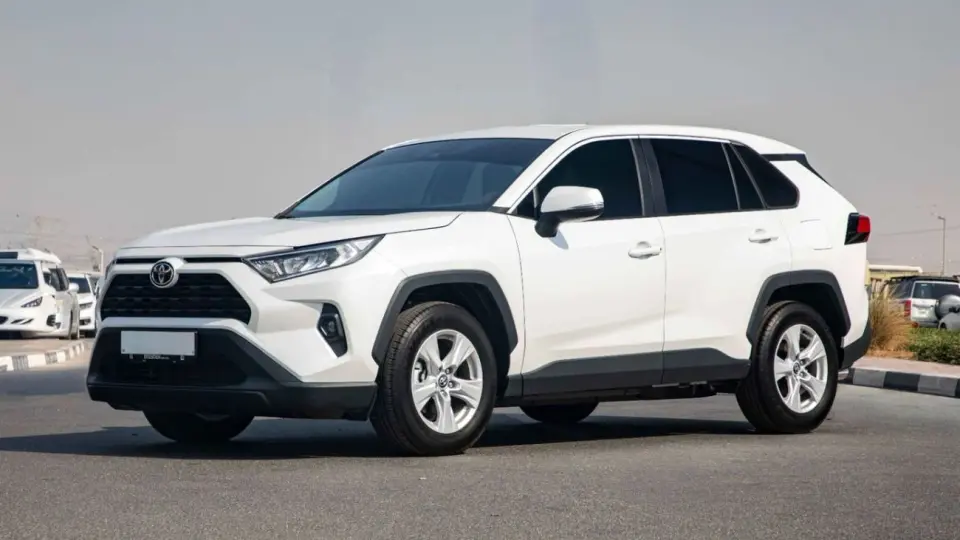 Toyota RAV4 LE 2025