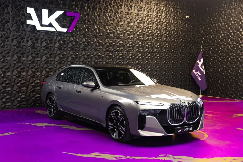 BMW 740i M SPORT 2023