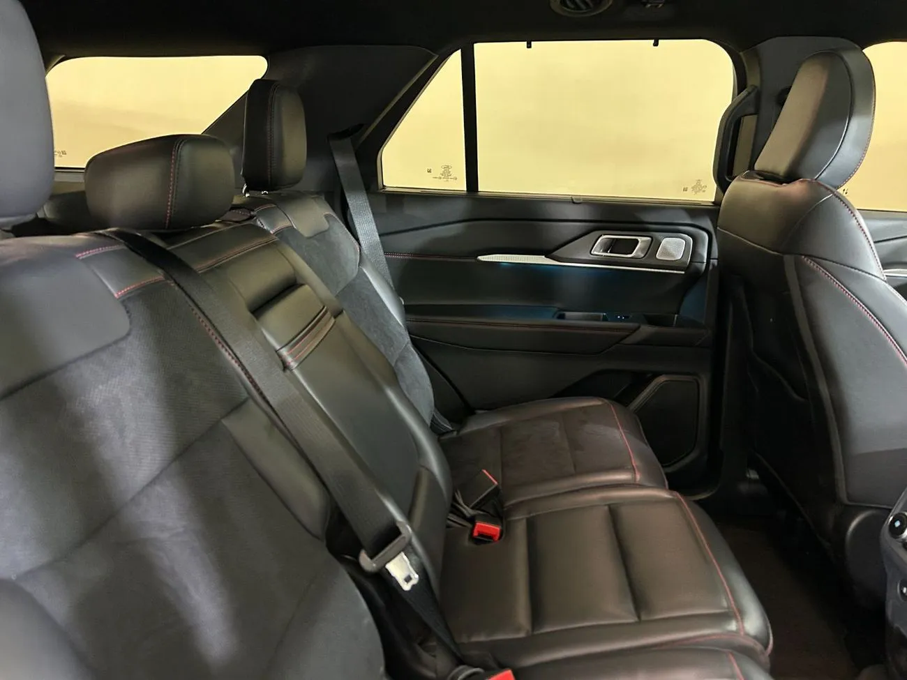 Ford Explorer ST 2025 — фото 12