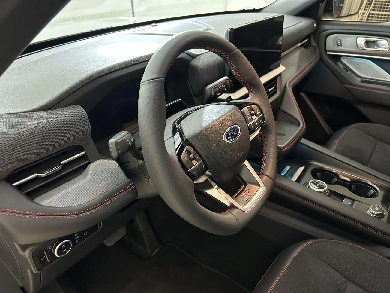 Ford Explorer ST 2025 — фото 11