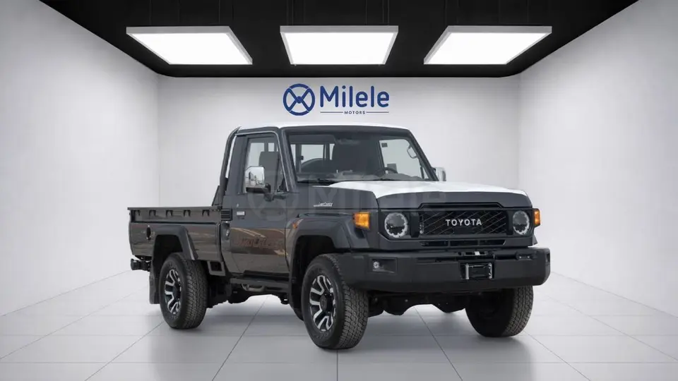 Toyota Land Cruiser Pickup 70 LX SC 2026