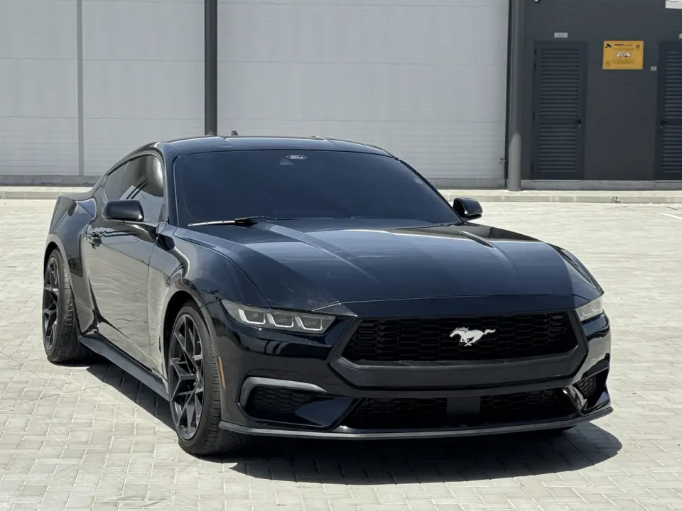 Ford Mustang STANDARD 2025