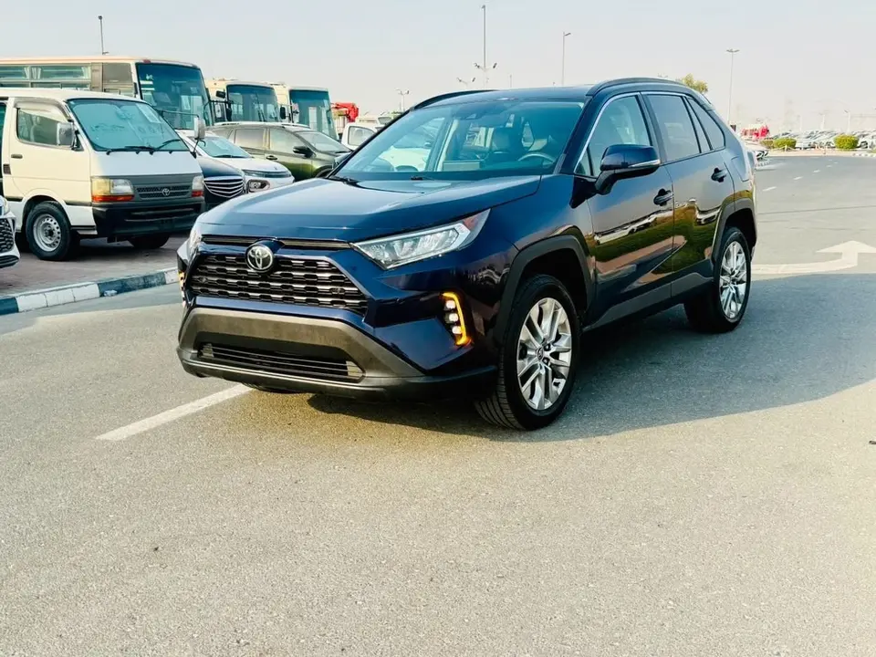 Toyota RAV4 XLE 2021