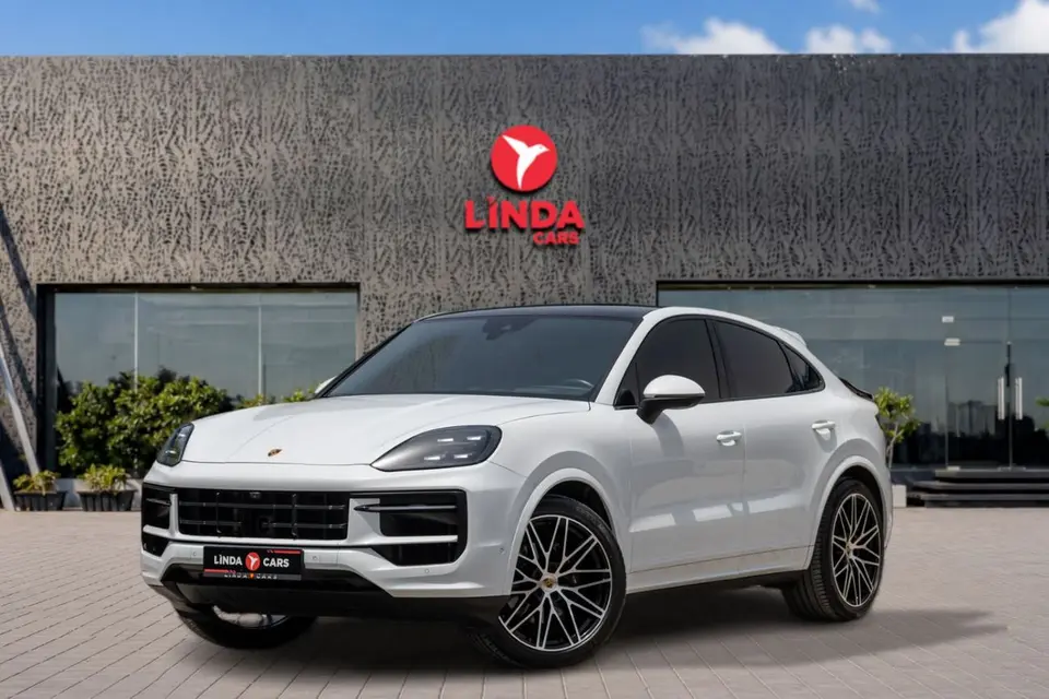 Porsche Cayenne STD (3.0L · 6 Cyl · Automatic · Petrol · SUV/Crossover · All Wheel Drive · 5 Seats · 5 Door) 2024