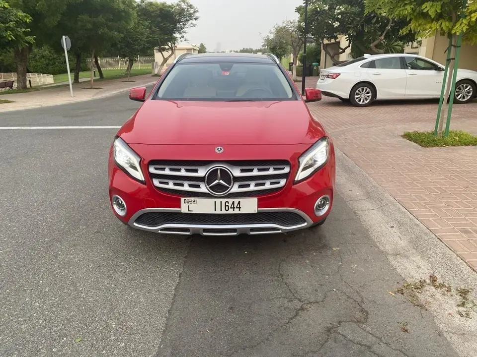 Mercedes-Benz GLA250 STANDARD 2019