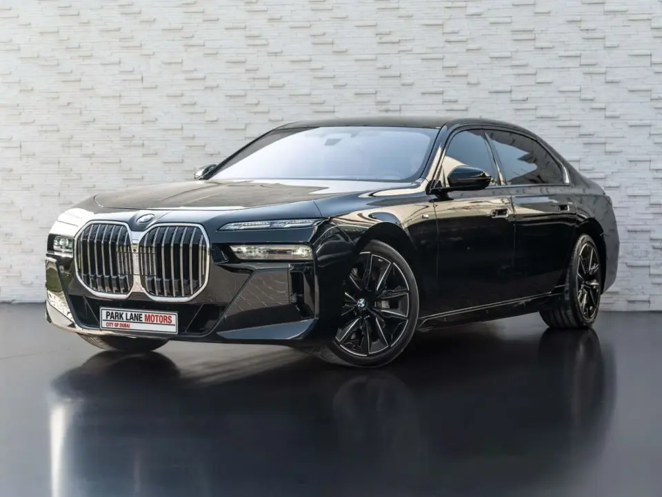 BMW 760i xDRIVE M SPORT 2023
