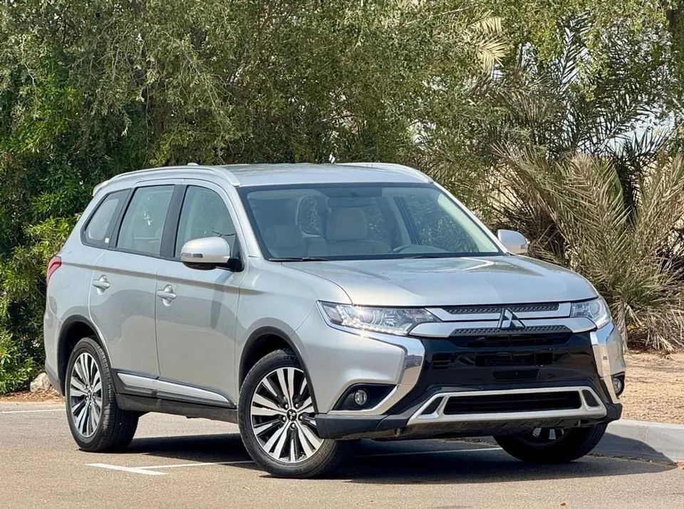 Mitsubishi Outlander GLX HIGHLINE FABRIC 2023