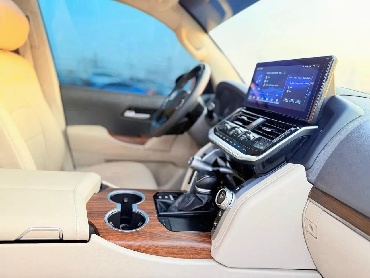 Toyota Land Cruiser GXR 2019 — фото 11