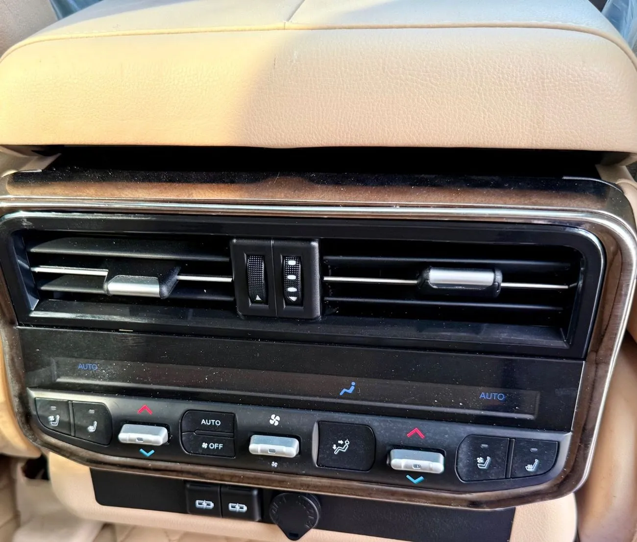Toyota Land Cruiser GXR 2019 — фото 19