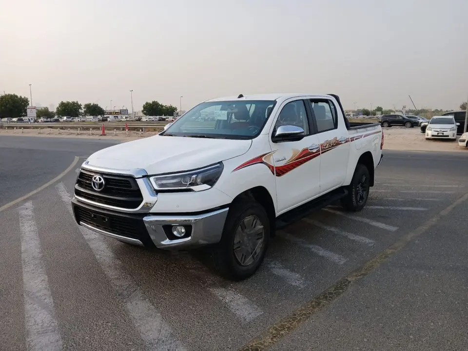 Toyota Hilux SR5 2026