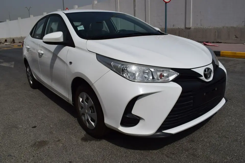 Toyota Yaris E 2022