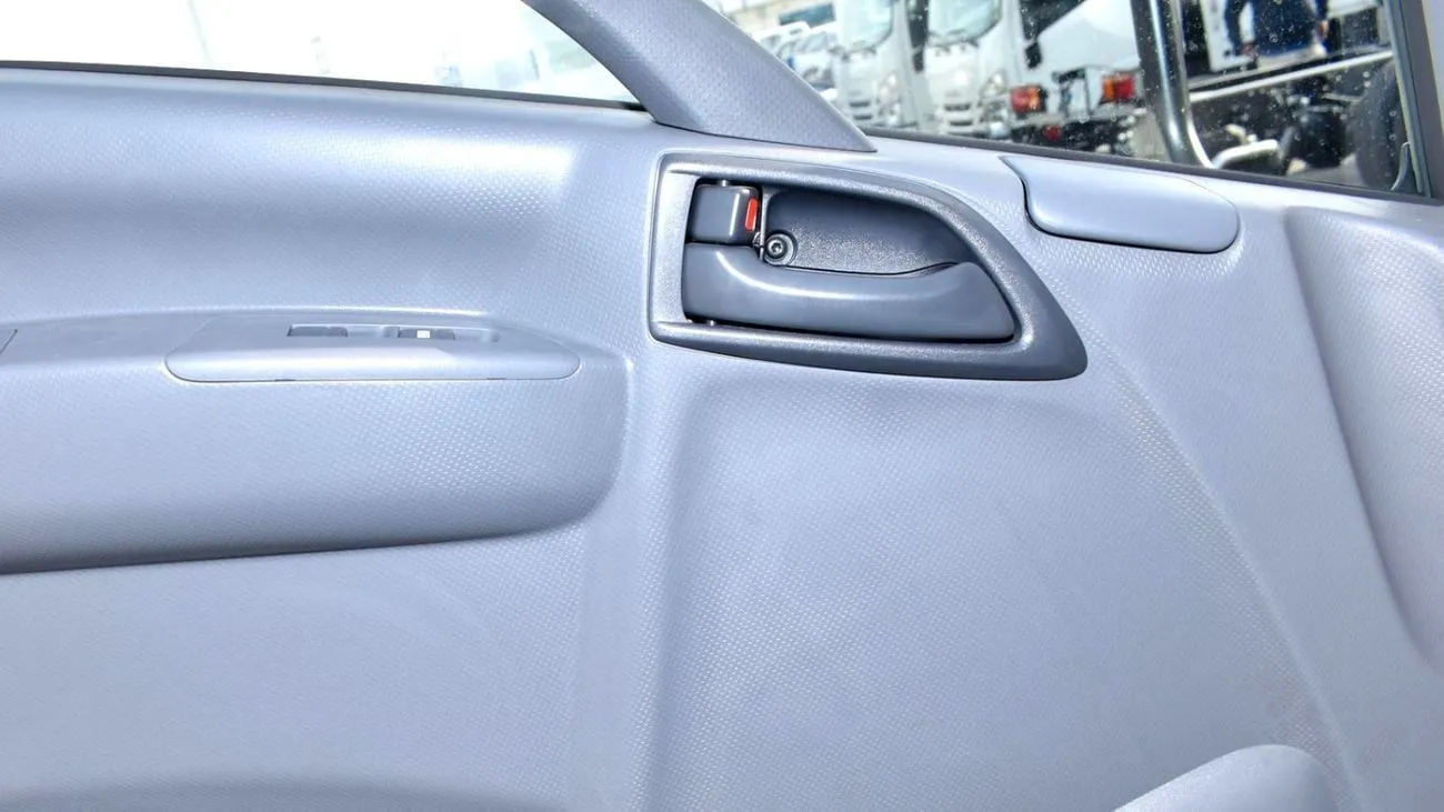 Isuzu NPR 3.0L 4CYL - MANUAL - DIESEL - PICKUP TRUCK - REAR WHEEL DRIVE - 6 SEATER - 4 DOORS 2025 — фото 15